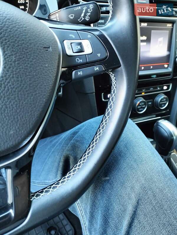 Універсал Volkswagen Golf 2014 в Луцьку