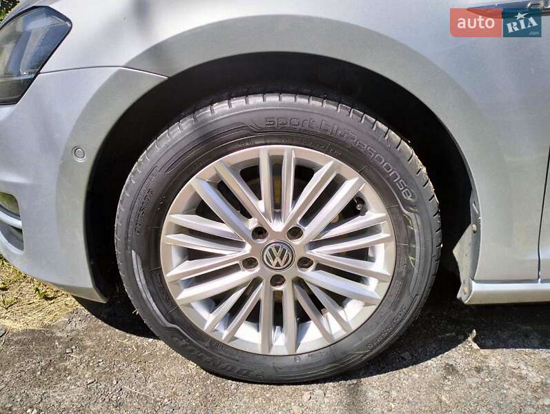 Універсал Volkswagen Golf 2014 в Луцьку