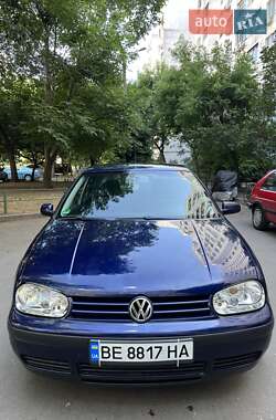 Хэтчбек Volkswagen Golf 2003 в Одессе