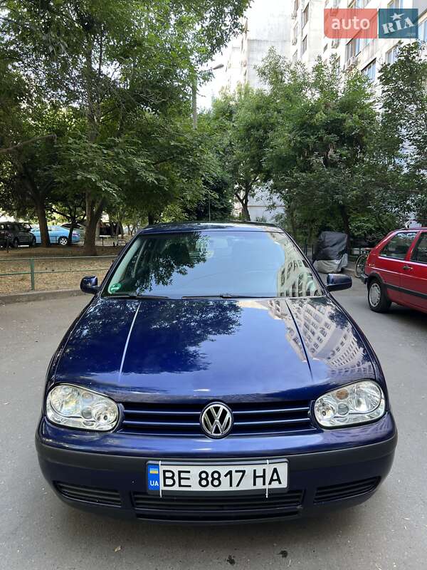 Хетчбек Volkswagen Golf 2003 в Одесі