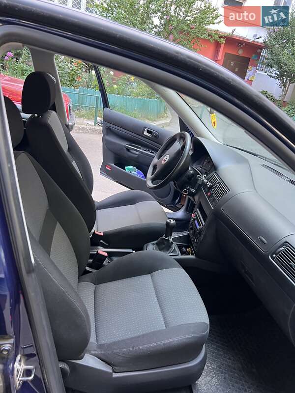 Хетчбек Volkswagen Golf 2003 в Одесі