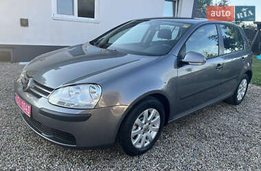 Хетчбек Volkswagen Golf 2005 в Калуші