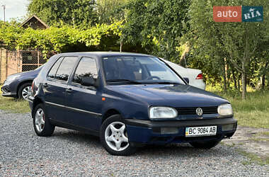 Хетчбек Volkswagen Golf 1996 в Жовкві