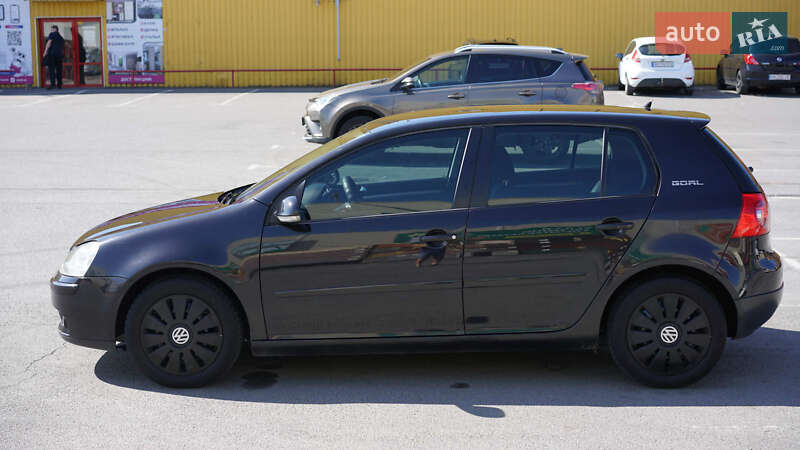 Хетчбек Volkswagen Golf 2006 в Житомирі