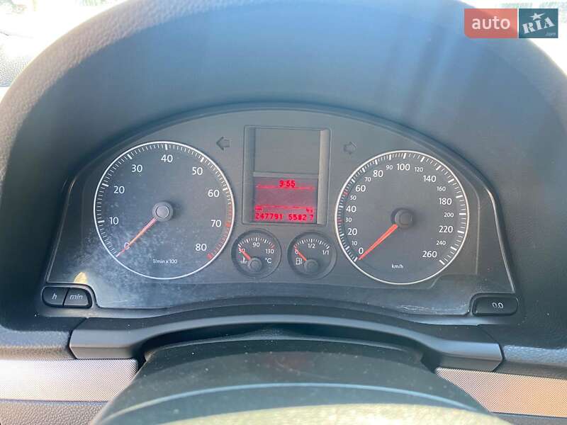 Хетчбек Volkswagen Golf 2006 в Житомирі