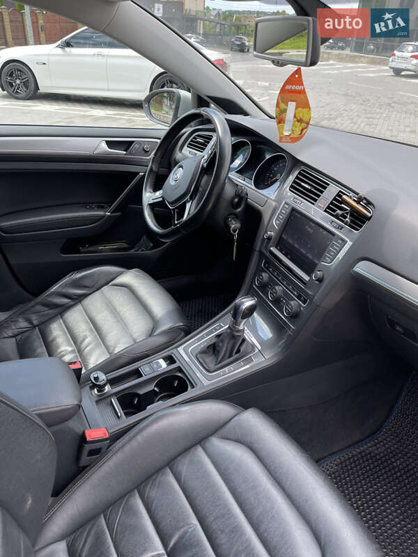 Хетчбек Volkswagen Golf 2015 в Рівному