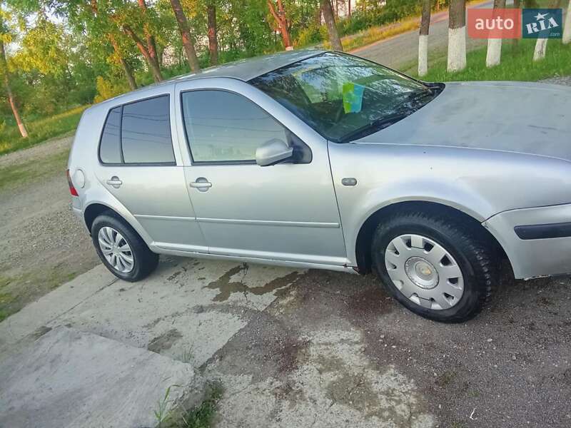 Volkswagen Golf 2000