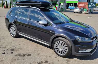 Універсал Volkswagen Golf 2017 в Києві