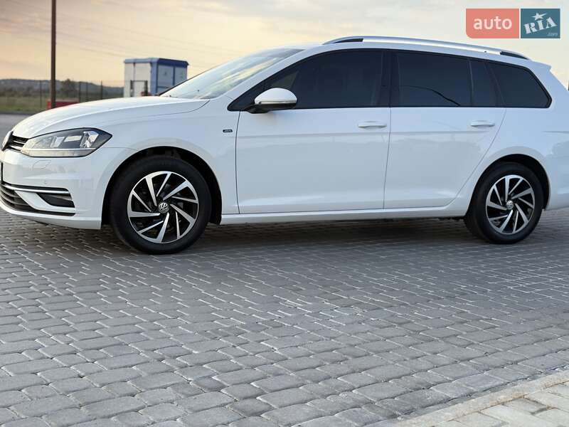 Універсал Volkswagen Golf 2018 в Києві