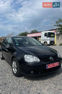 Хэтчбек Volkswagen Golf 2005 в Белой Церкви