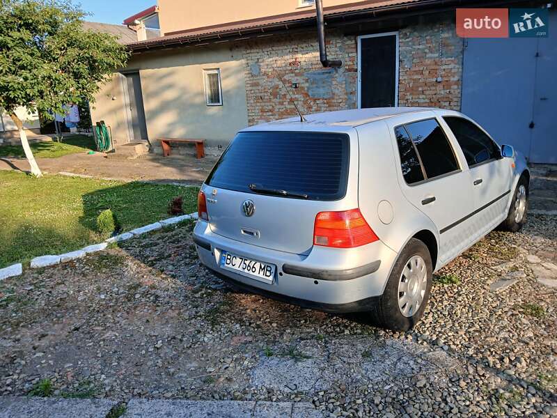 Хэтчбек Volkswagen Golf 1998 в Стрые