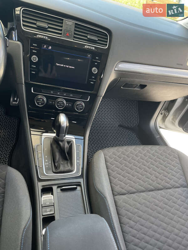 Универсал Volkswagen Golf 2018 в Тернополе