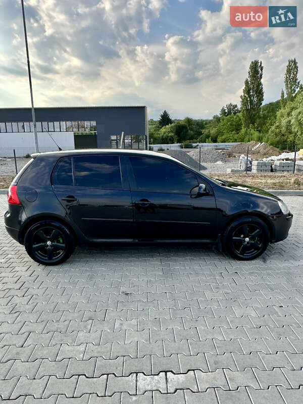 Хетчбек Volkswagen Golf 2006 в Мукачевому