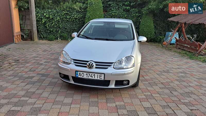 Хэтчбек Volkswagen Golf 2008 в Мукачево