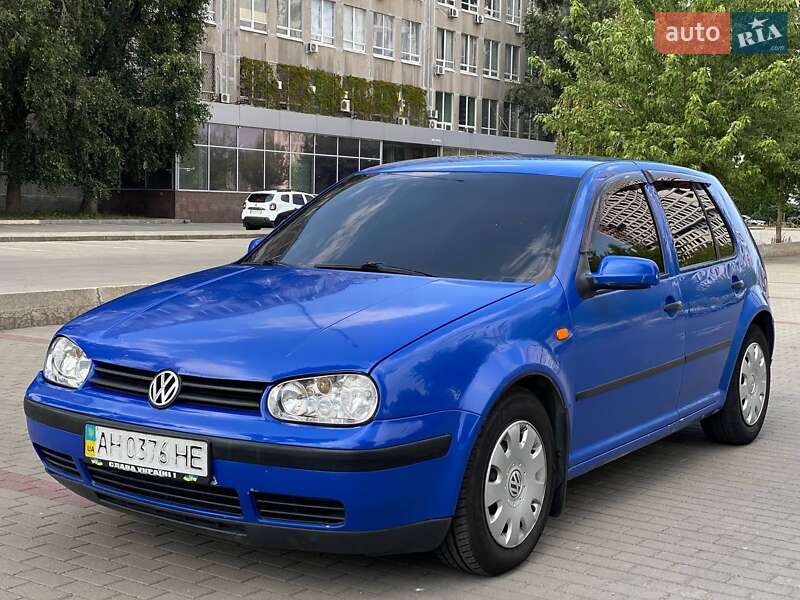 Хетчбек Volkswagen Golf 1999 в Дніпрі