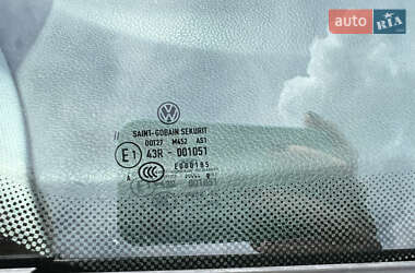 Хэтчбек Volkswagen Golf 2009 в 