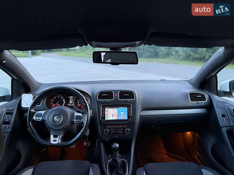 Хэтчбек Volkswagen Golf 2010 в Староконстантинове