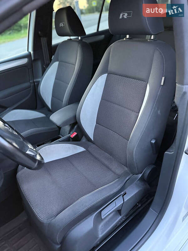 Хэтчбек Volkswagen Golf 2010 в Староконстантинове