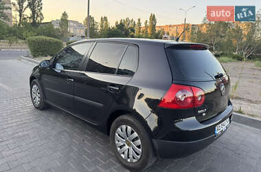 Хетчбек Volkswagen Golf 2009 в 