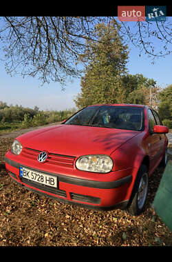 Хетчбек Volkswagen Golf 1999 в Зарічному
