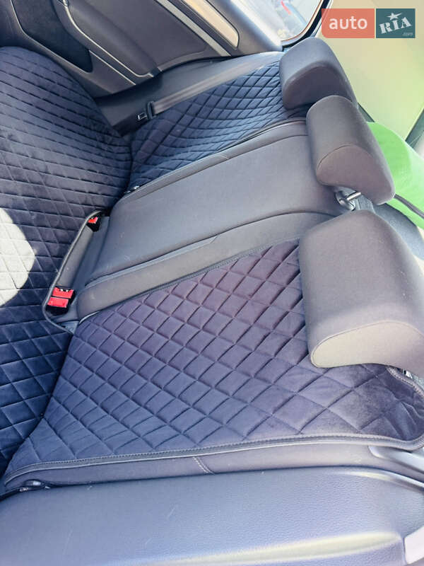 Хетчбек Volkswagen Golf 2012 в Одесі