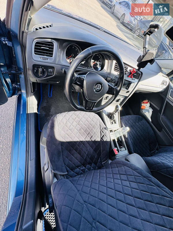 Хетчбек Volkswagen Golf 2012 в Одесі