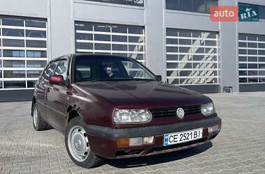 Хетчбек Volkswagen Golf 1993 в Чернівцях