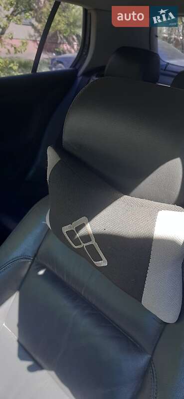 Хэтчбек Volkswagen Golf 2006 в Славянске