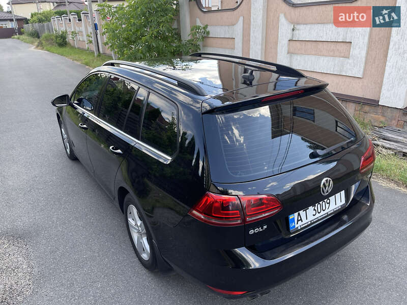 Универсал Volkswagen Golf 2015 в Киеве