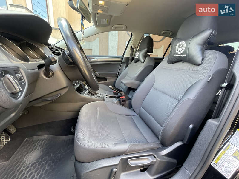 Универсал Volkswagen Golf 2015 в Киеве