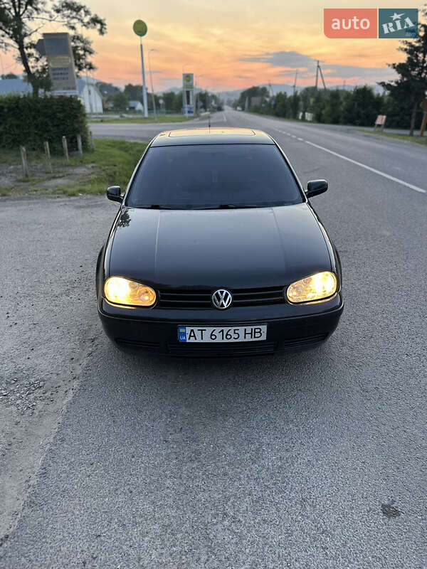 Хетчбек Volkswagen Golf 2000 в Косові