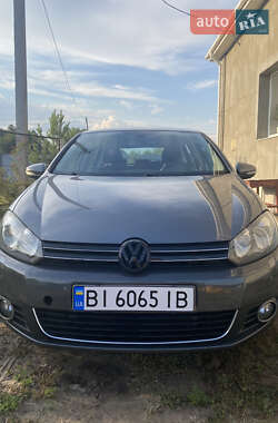 Хэтчбек Volkswagen Golf 2010 в Полтаве