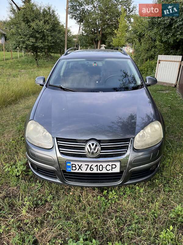 Универсал Volkswagen Golf 2008 в Нетешине