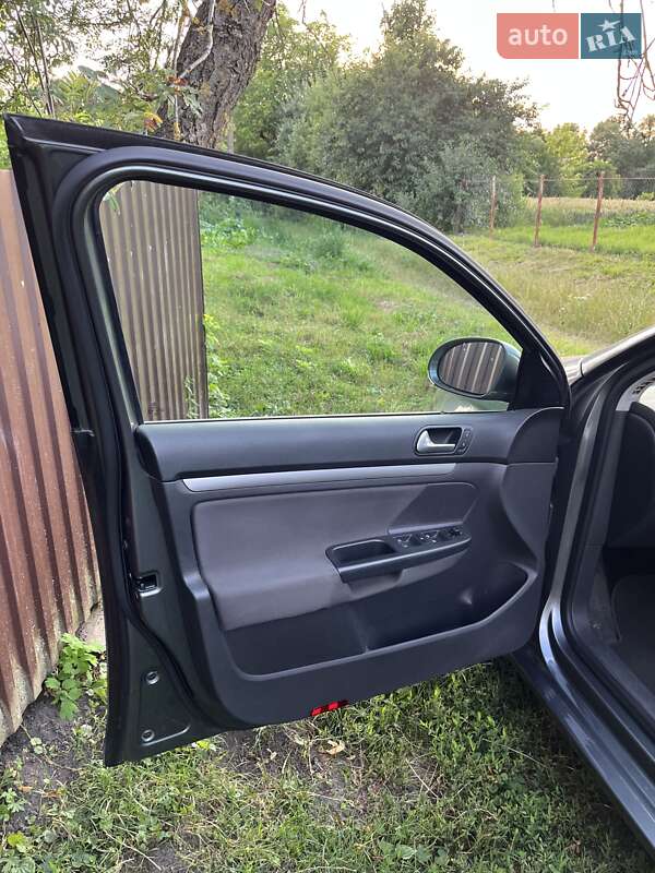 Универсал Volkswagen Golf 2008 в Нетешине