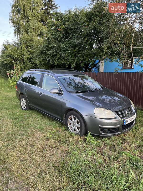 Универсал Volkswagen Golf 2008 в Нетешине