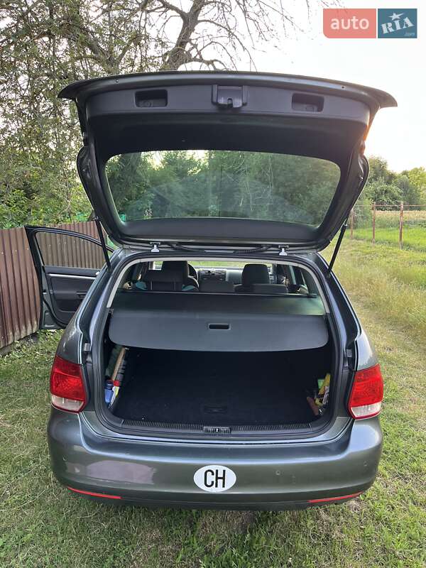 Универсал Volkswagen Golf 2008 в Нетешине