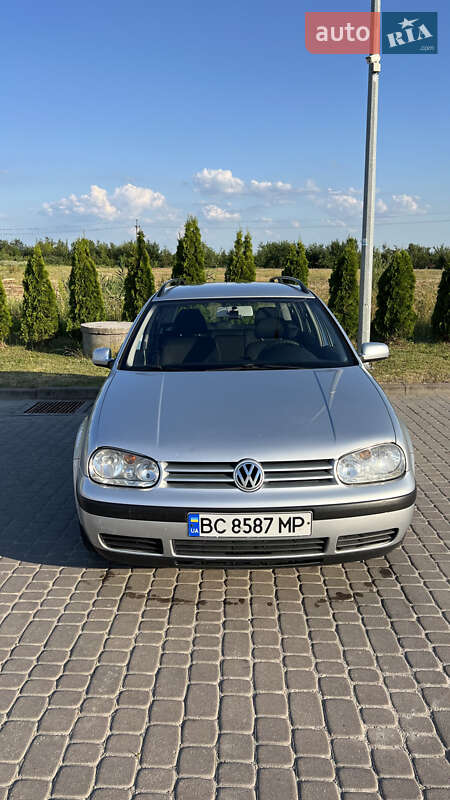 Універсал Volkswagen Golf 2001 в Городку
