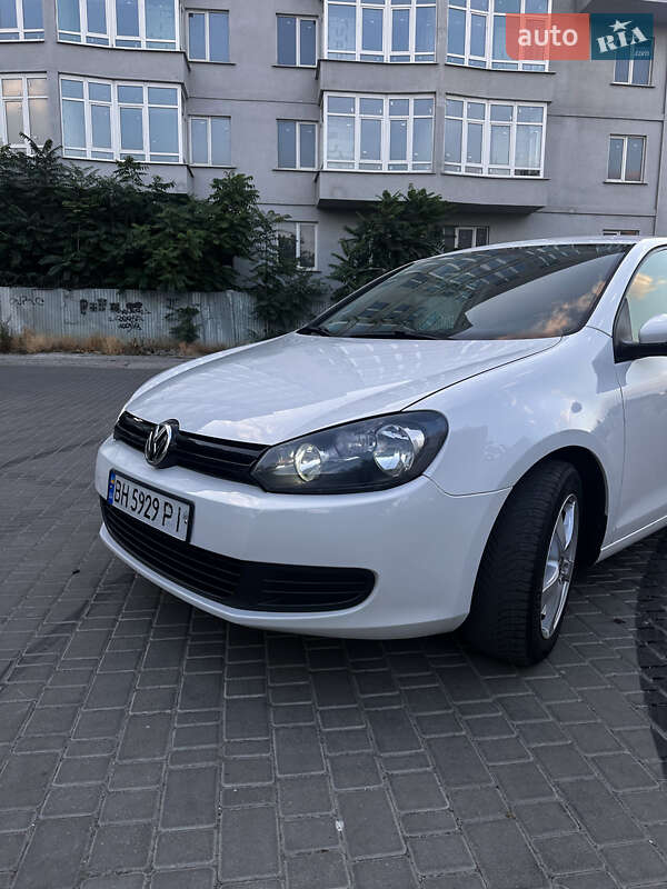 Хэтчбек Volkswagen Golf 2009 в Одессе