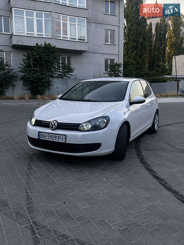 Хэтчбек Volkswagen Golf 2009 в Одессе