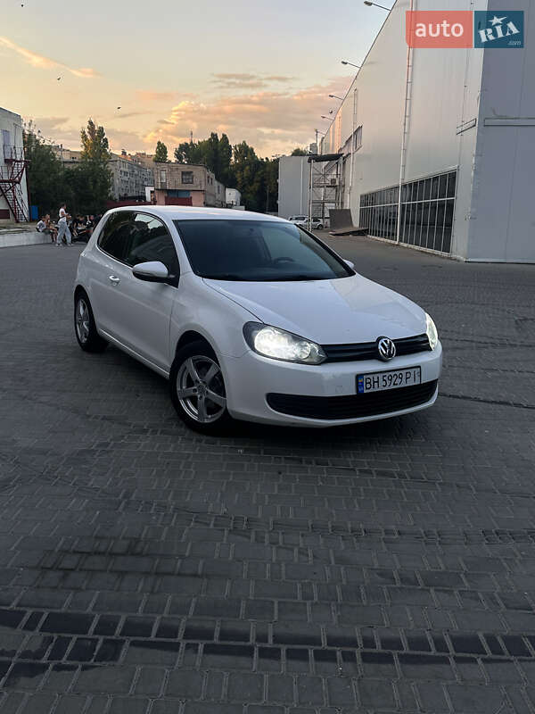 Хэтчбек Volkswagen Golf 2009 в Одессе