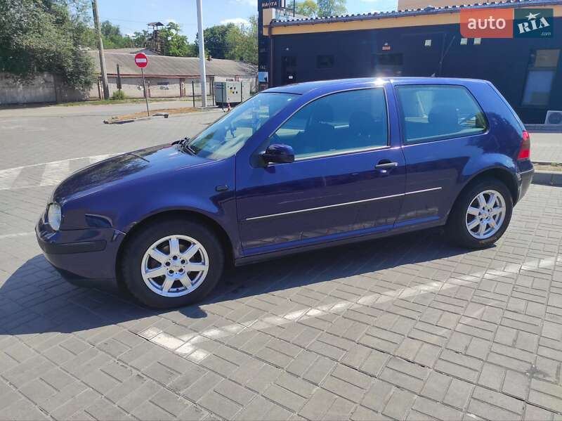 Volkswagen Golf 2002