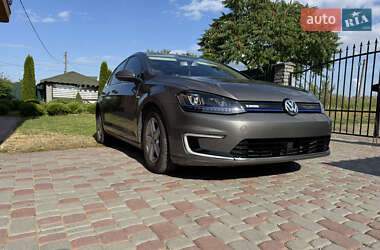 Хэтчбек Volkswagen Golf 2017 в Дрогобыче