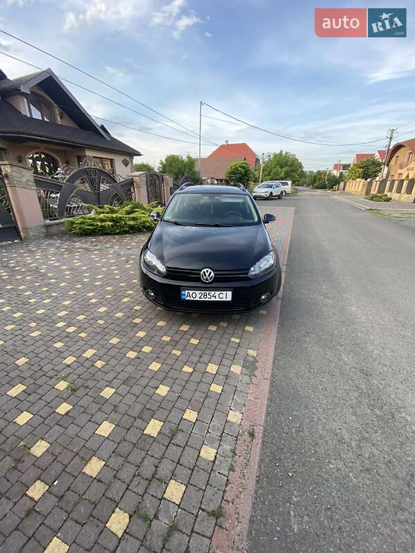 Универсал Volkswagen Golf 2012 в Ужгороде