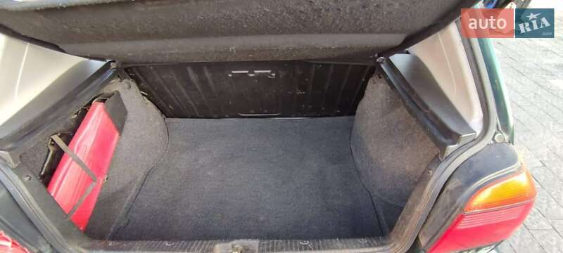 Хетчбек Volkswagen Golf 1996 в Ужгороді