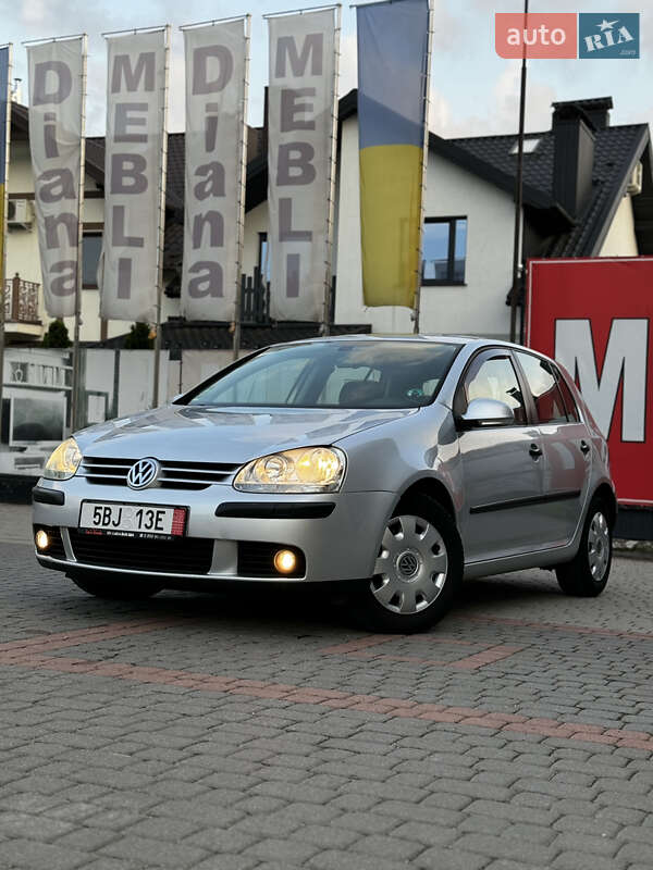 Хетчбек Volkswagen Golf 2005 в Тернополі