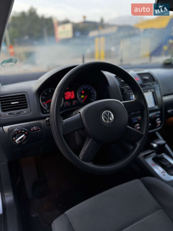 Хетчбек Volkswagen Golf 2005 в Тернополі