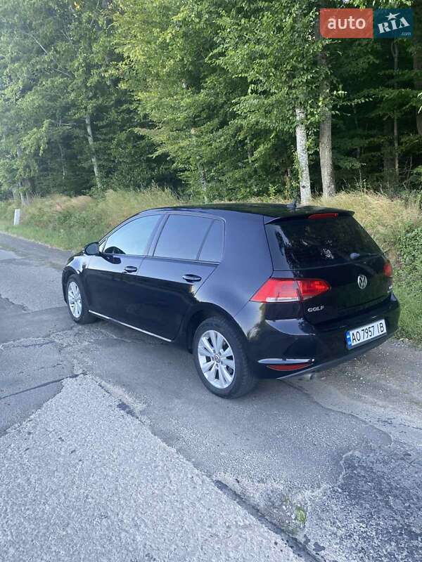 Хетчбек Volkswagen Golf 2013 в Мукачевому