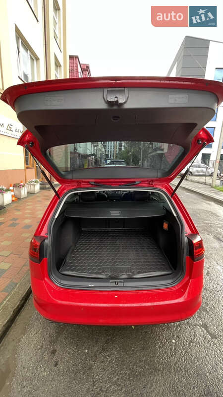 Універсал Volkswagen Golf 2015 в Тернополі