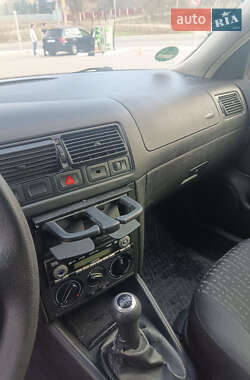 Універсал Volkswagen Golf 2002 в 