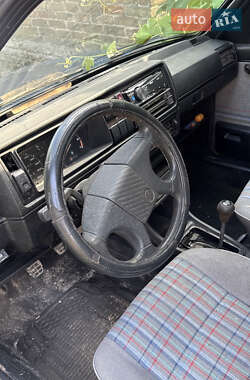 Хэтчбек Volkswagen Golf 1987 в 